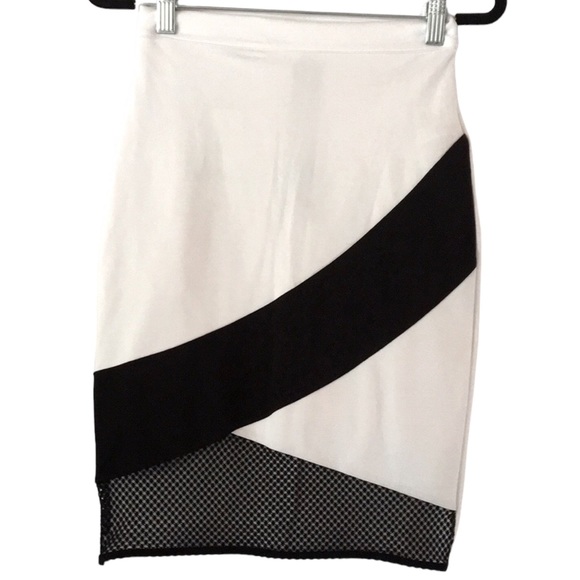 🆕 BEBE PONTE AND MESH PENCIL SKIRT 🔥 - Picture 2 of 9